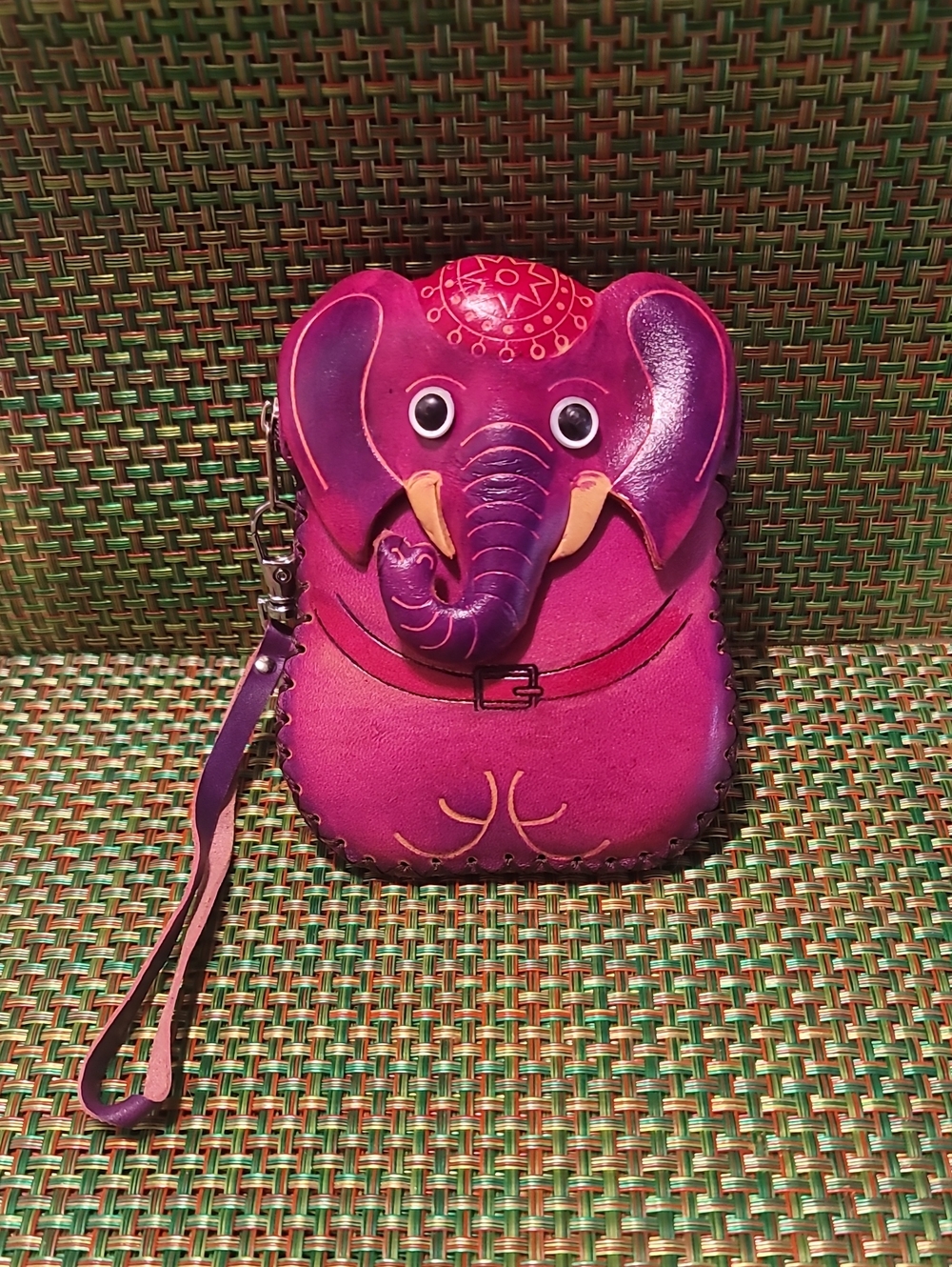Leather Elephant Wristlet Wallet - Pink